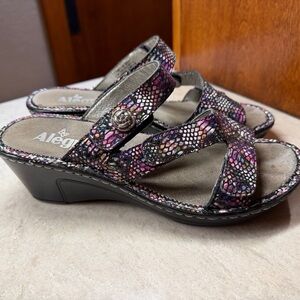 Alegria Women's Multicolor Wedge Sandals. Size 38